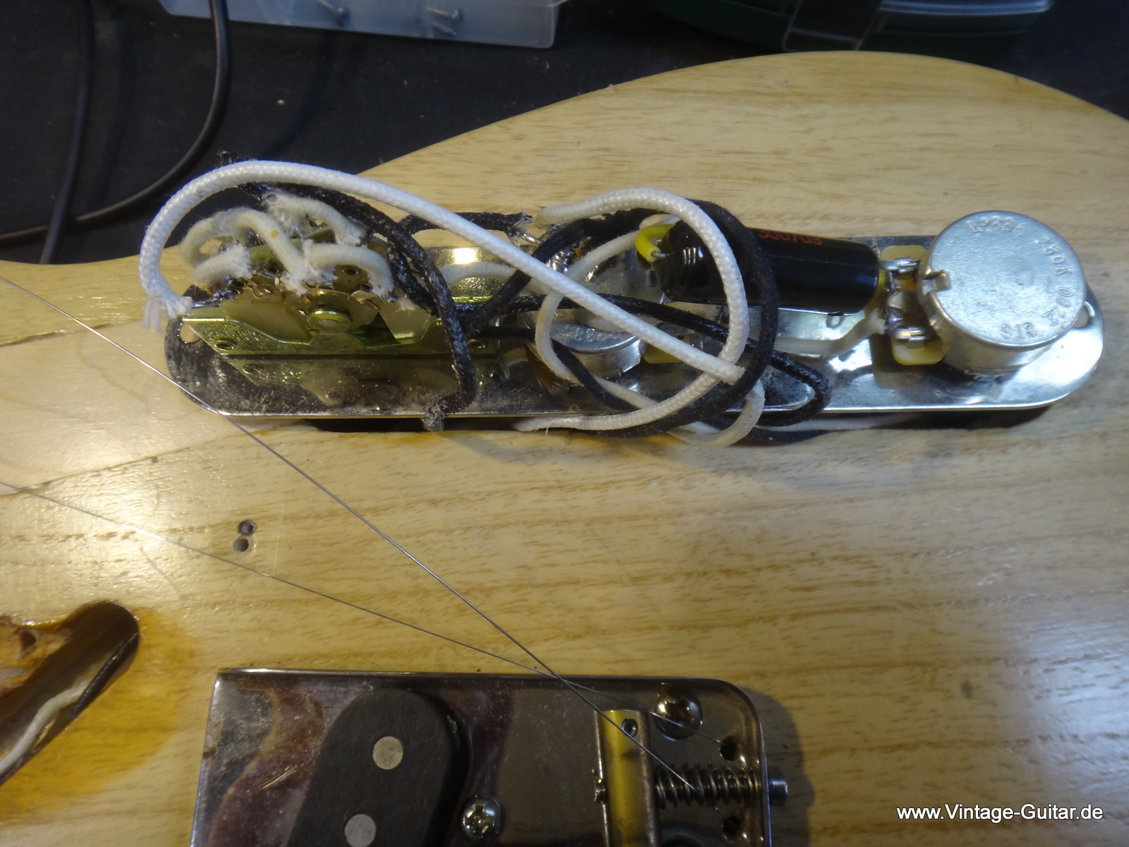 Fender_Telecaster-1966-refinished-007.JPG