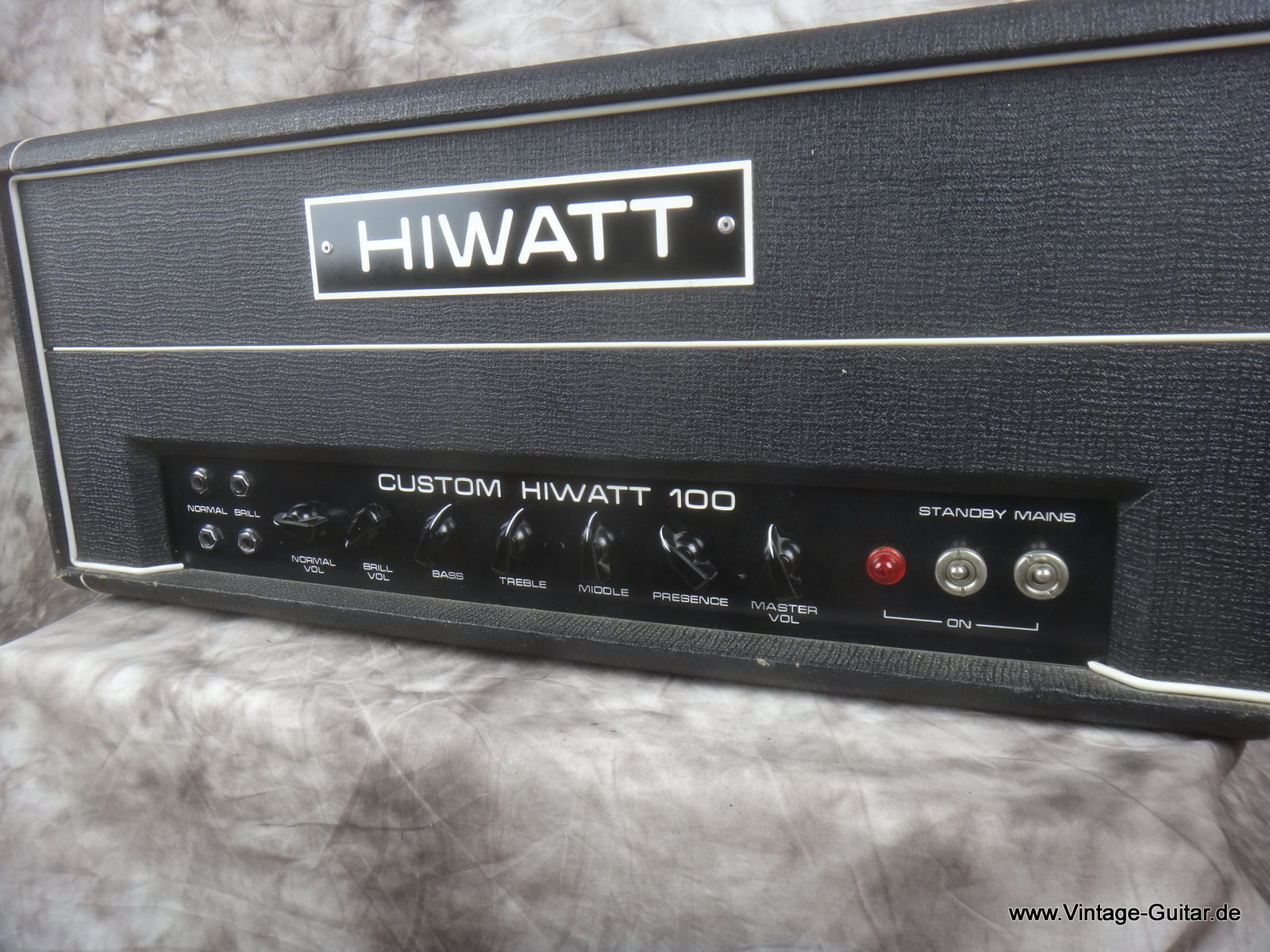 Hiwatt-Custom-100-Top-1975-DR-103-002.JPG