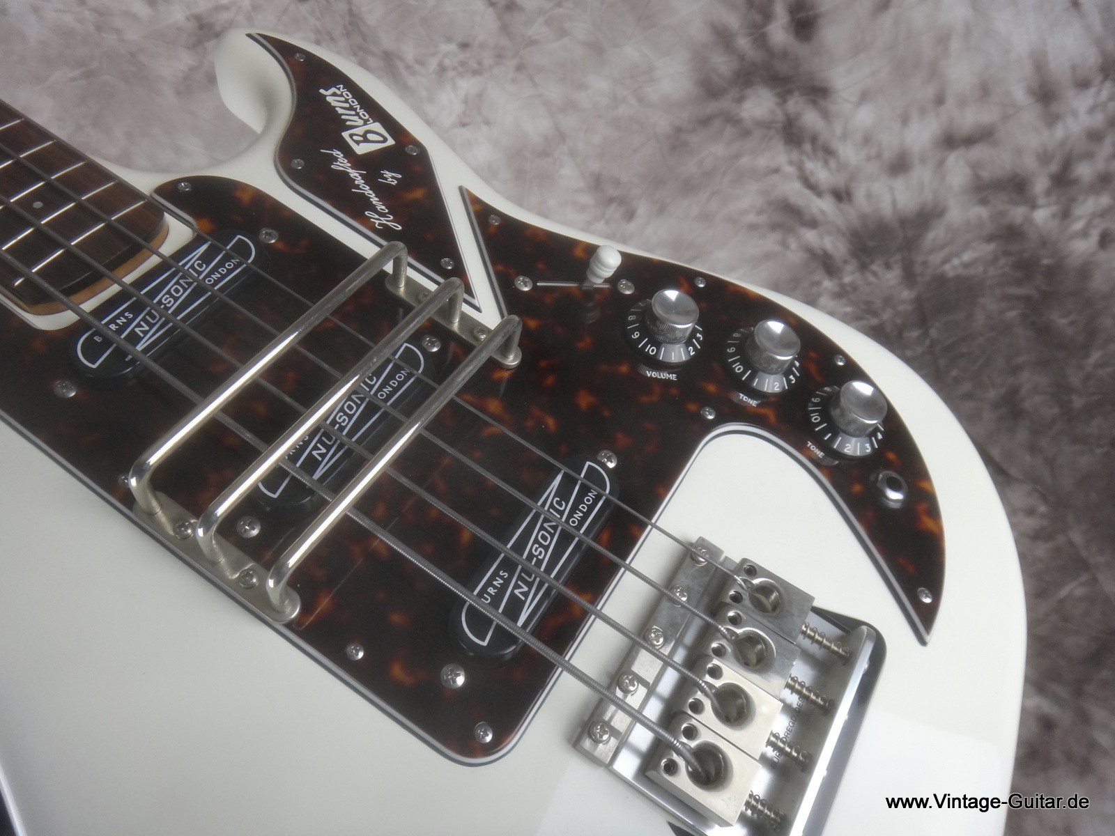 Burns-John-Rostill-Shadows-Bass-1964-ltd-edition-005.JPG