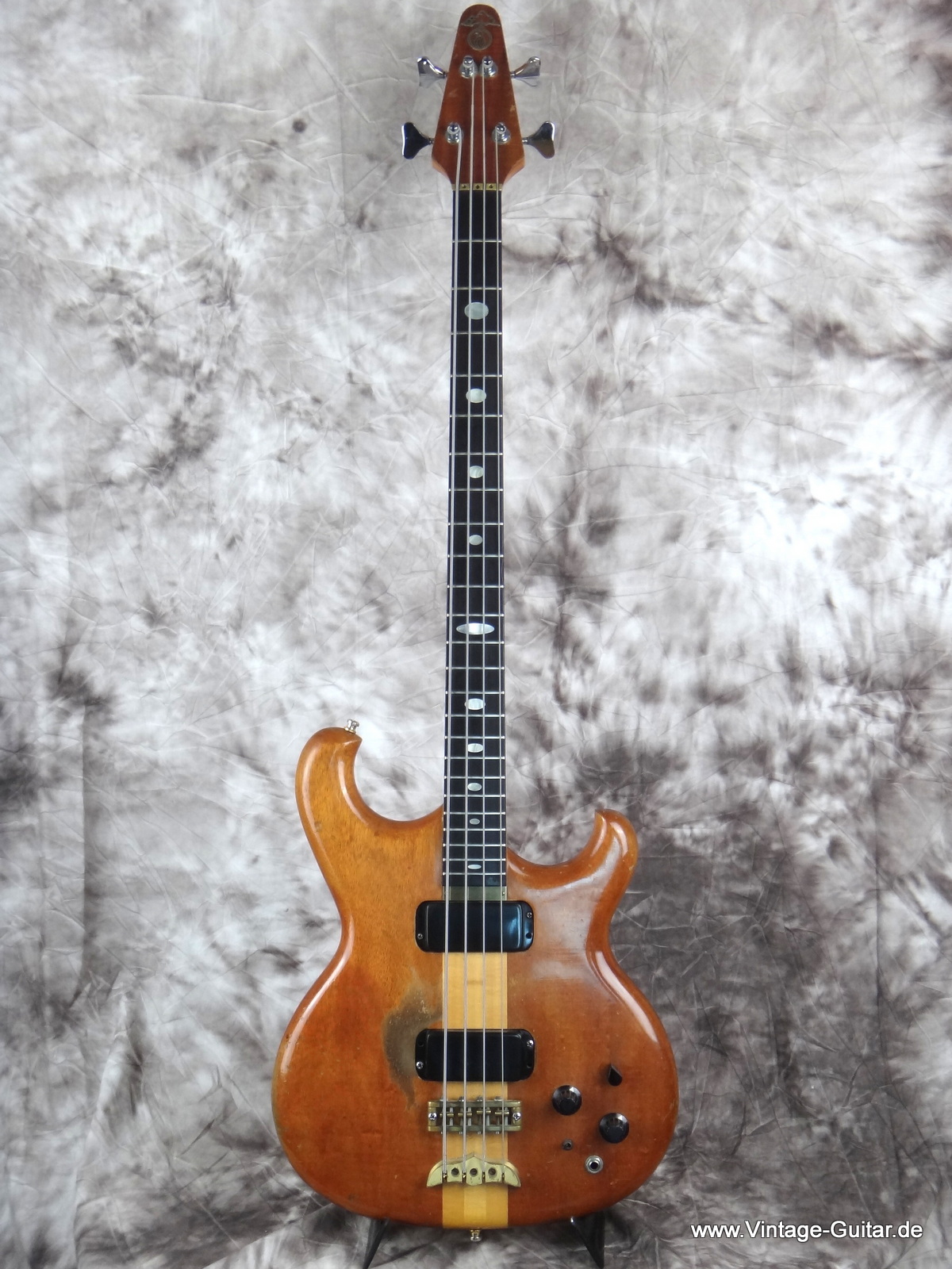 Alembic-Spoiler-Bassguitar-1983-001.JPG