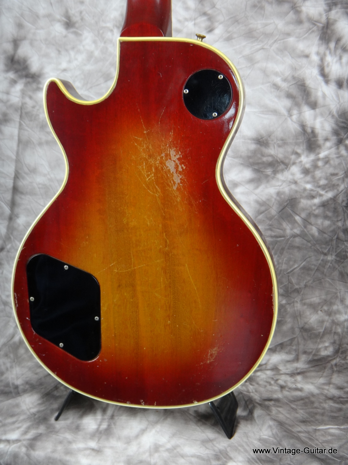 Gibson-Les-Paul-Custom-sunburst-1971-004.JPG