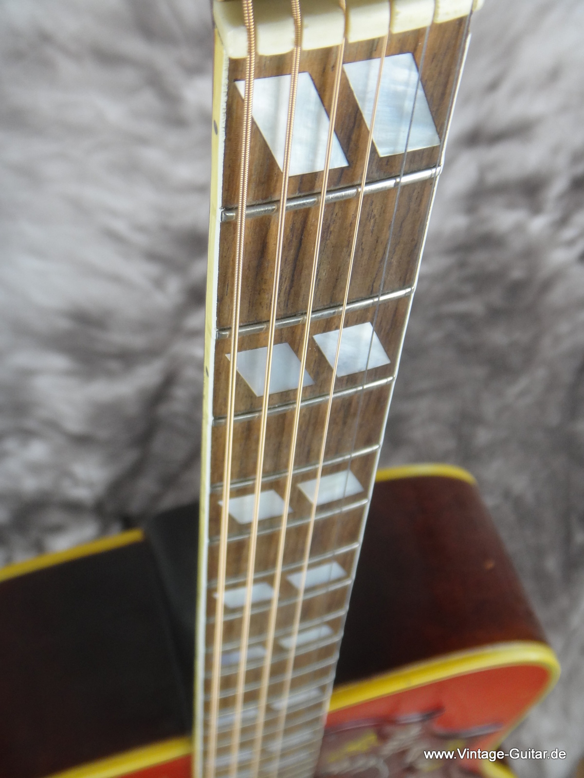 Gibson-Hummingbird-1967-cherry-burst-012.JPG