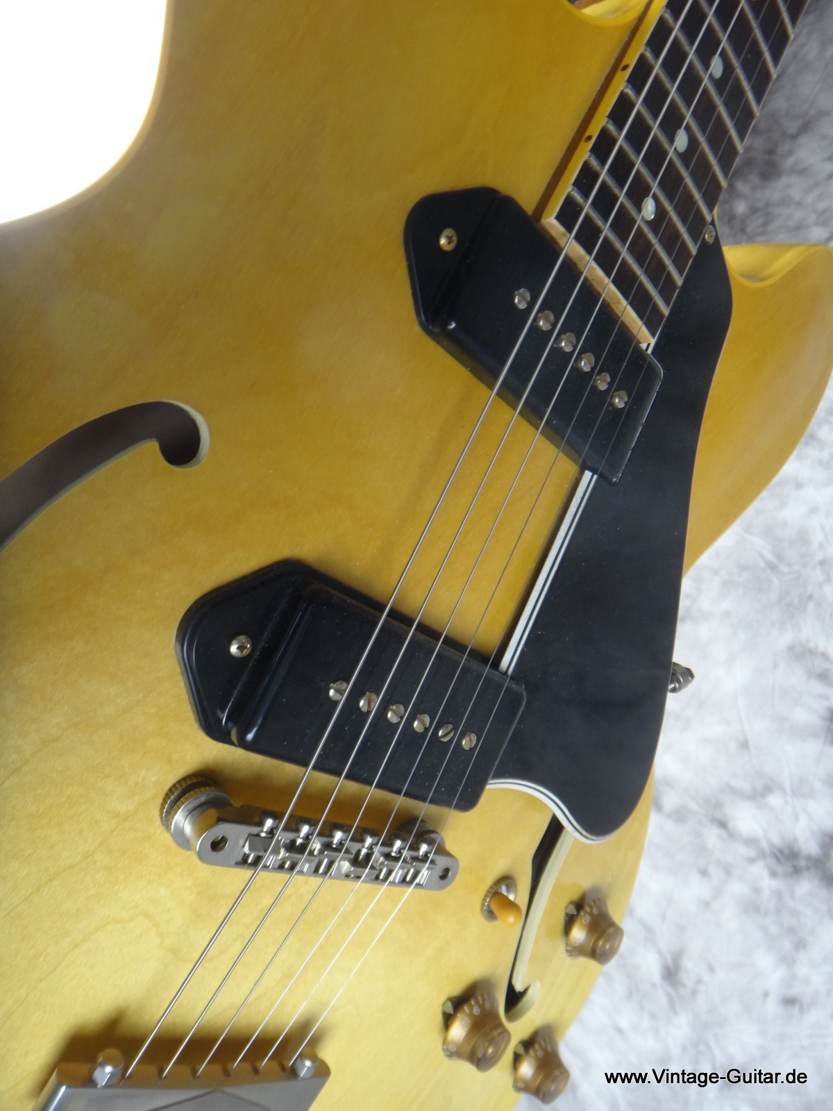 Gibson-ES-330-TD-VOS-natural-Custom-Shop-005.JPG