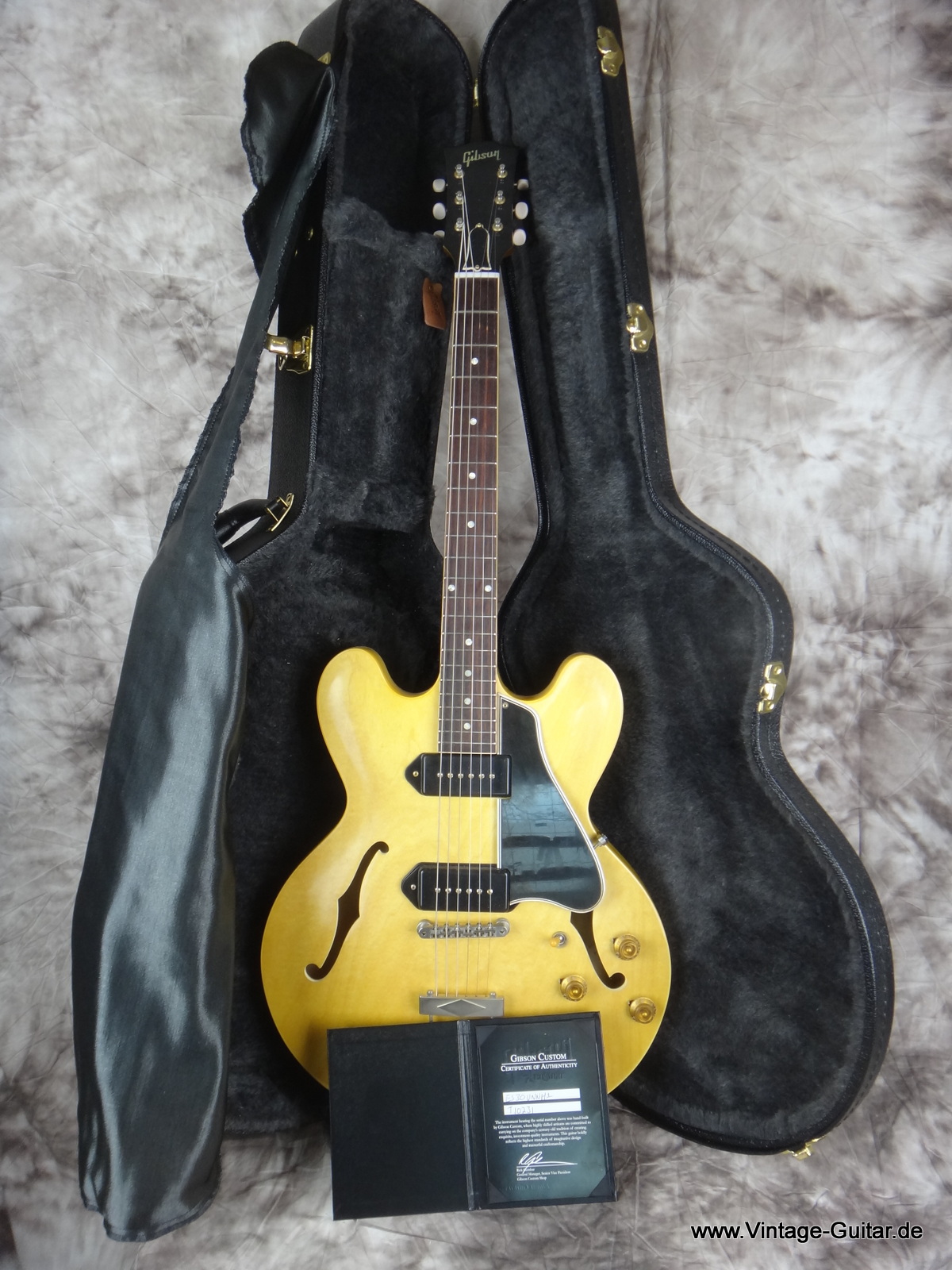 Gibson-ES-330-TD-VOS-natural-Custom-Shop-009.JPG