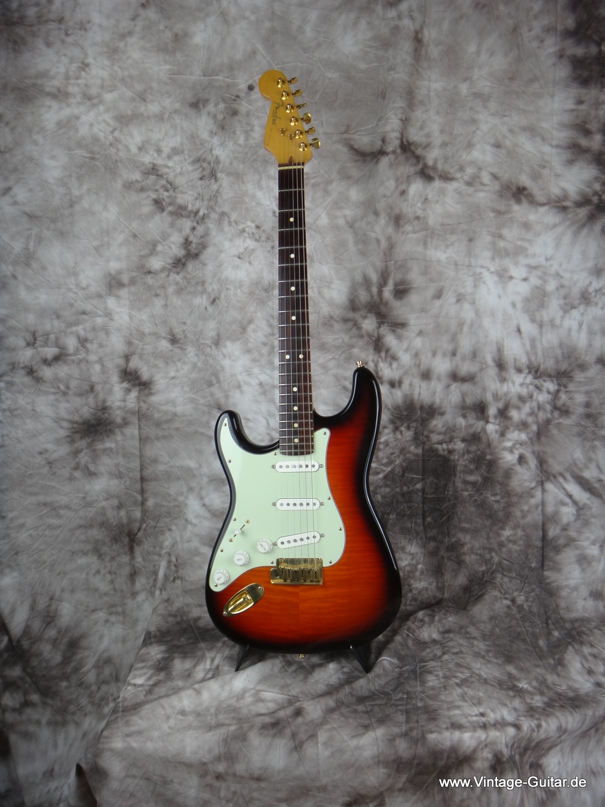 Fender-Stratocaster-1995-Limited-Edition-Lefthand-001.JPG