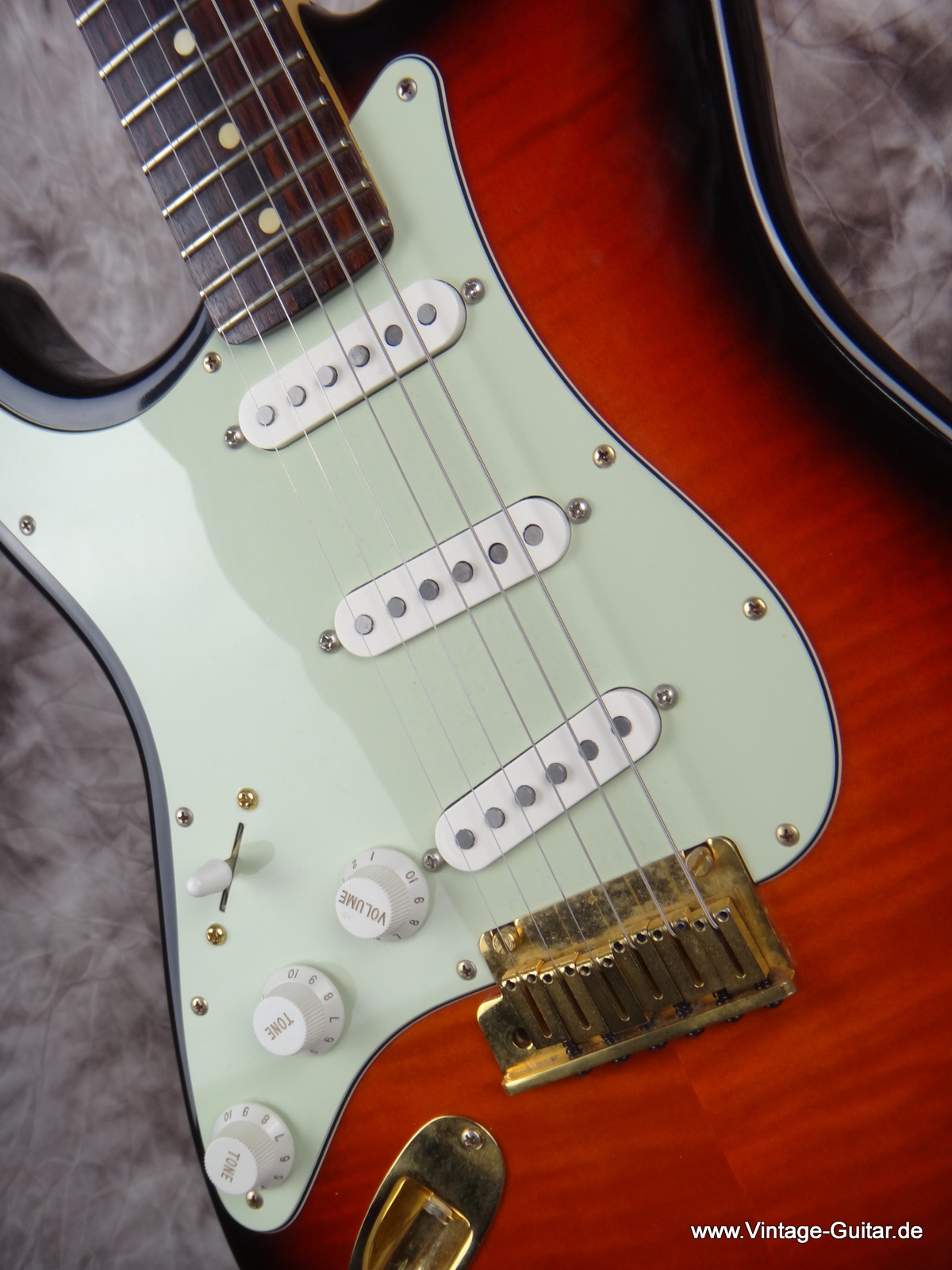 Fender-Stratocaster-1995-Limited-Edition-Lefthand-007.JPG
