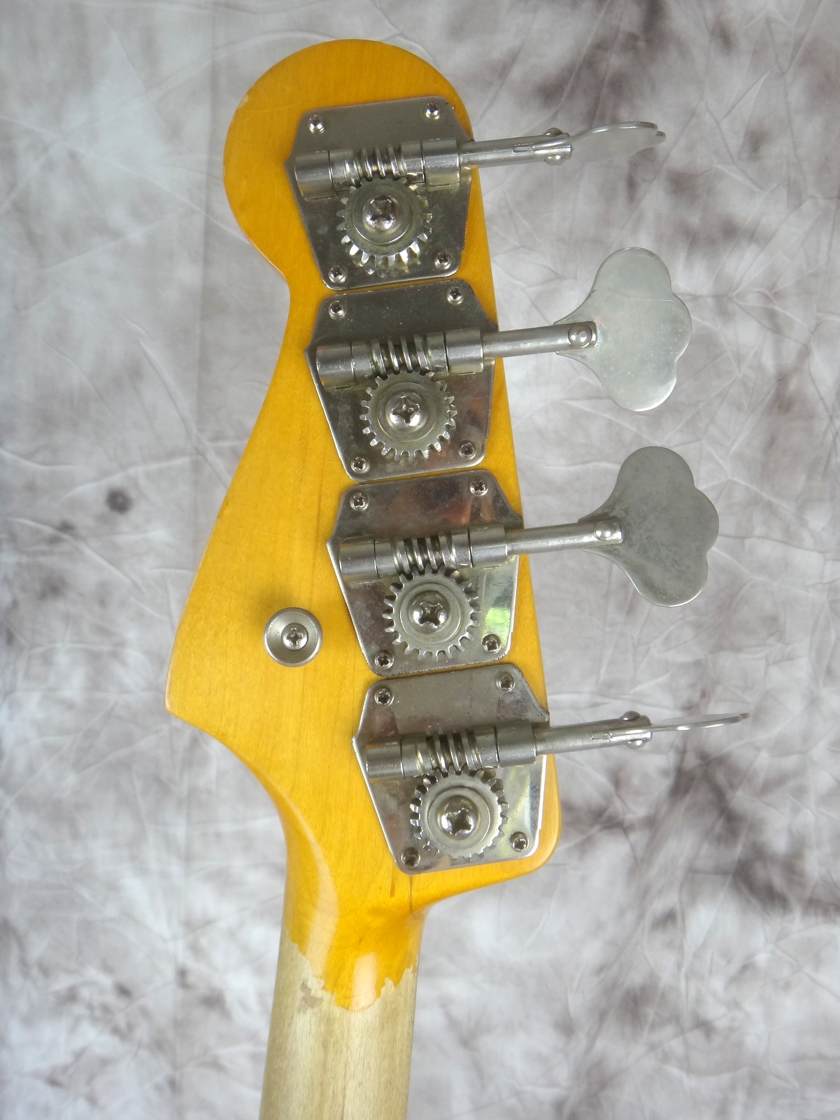 Fender_Jazzbass-1964_Olympic-White-Refinish-007.JPG