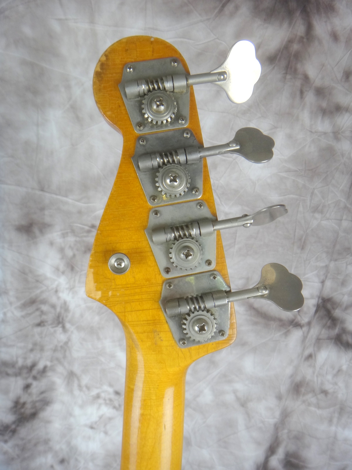 Fender_Precision-Bass_1966-sunburst-006.JPG