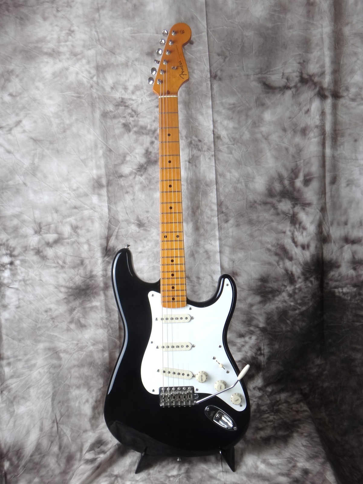Fender-Stratocaster_1999_black-50s-Vintage-Reissue-001.JPG