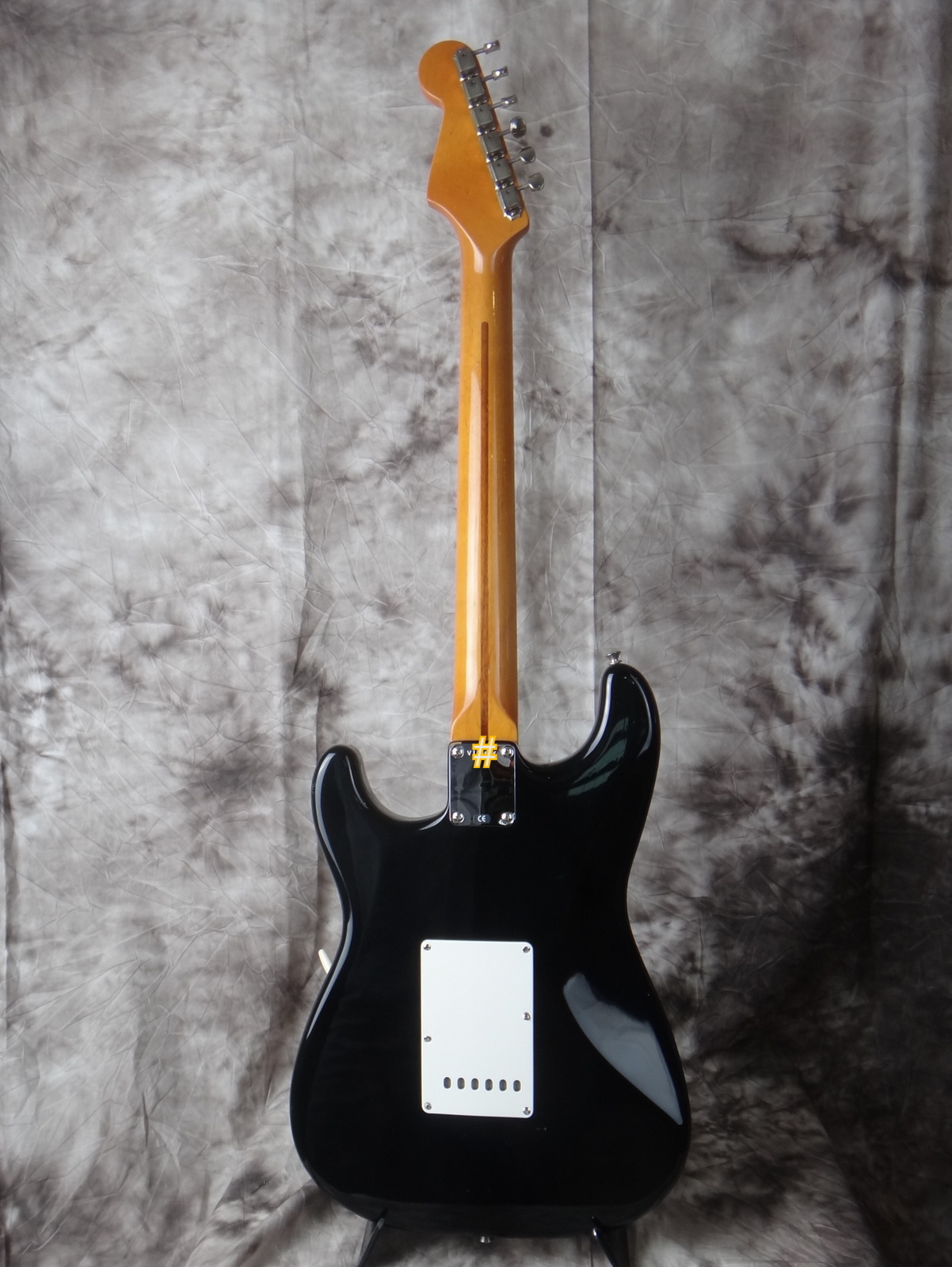 Fender-Stratocaster_1999_black-50s-Vintage-Reissue-004.JPG