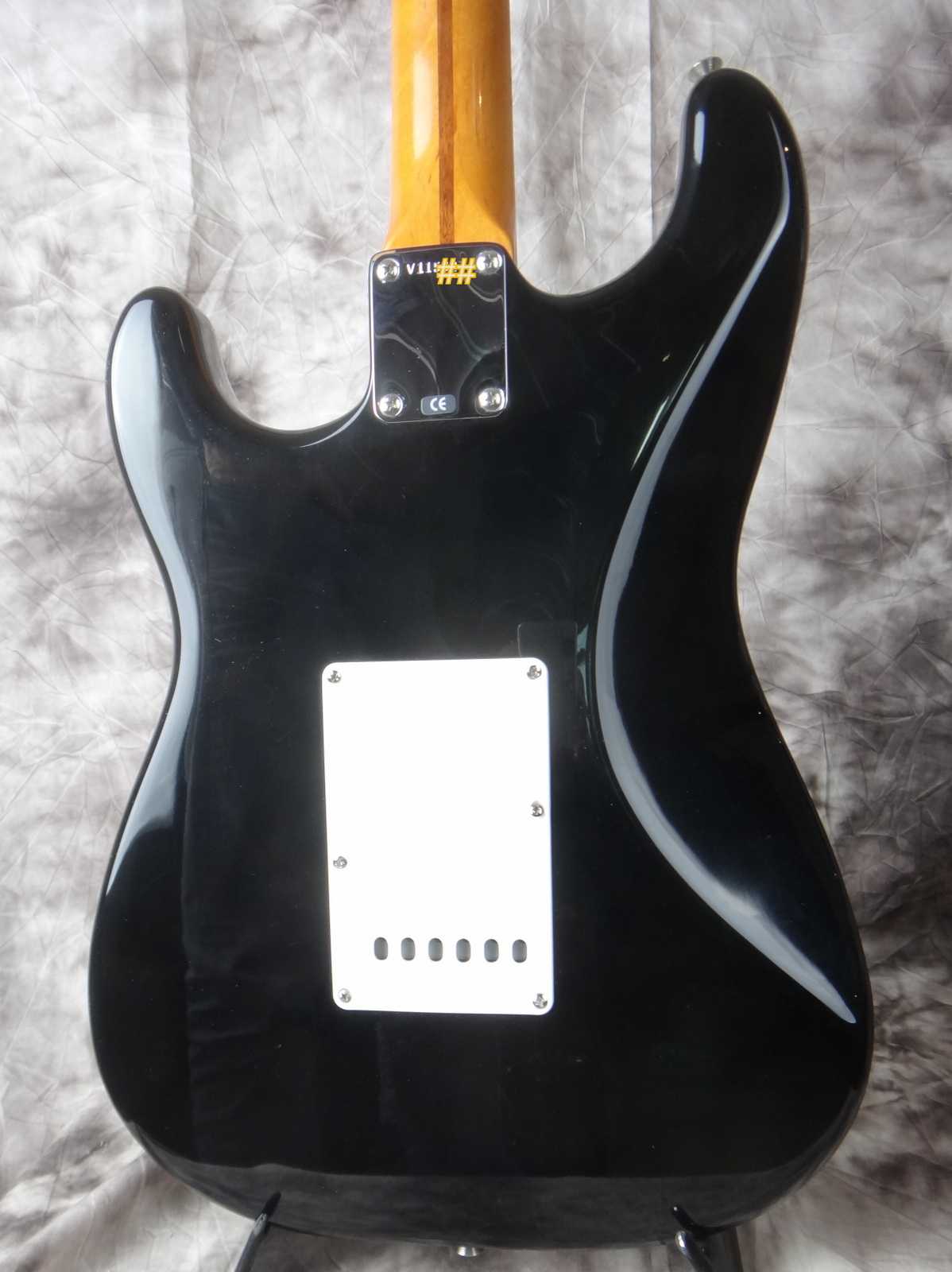 Fender-Stratocaster_1999_black-50s-Vintage-Reissue-005.JPG