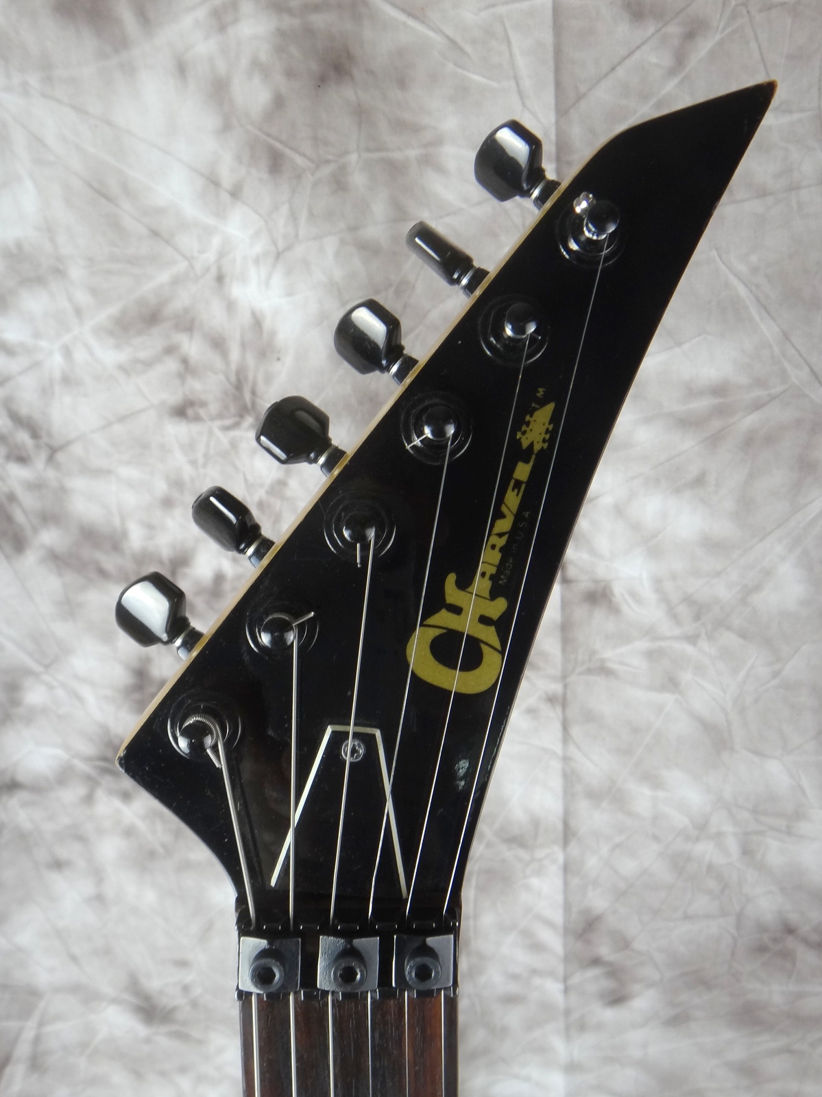 Charvel-San-Dimas-1983-black-cherry-003.JPG