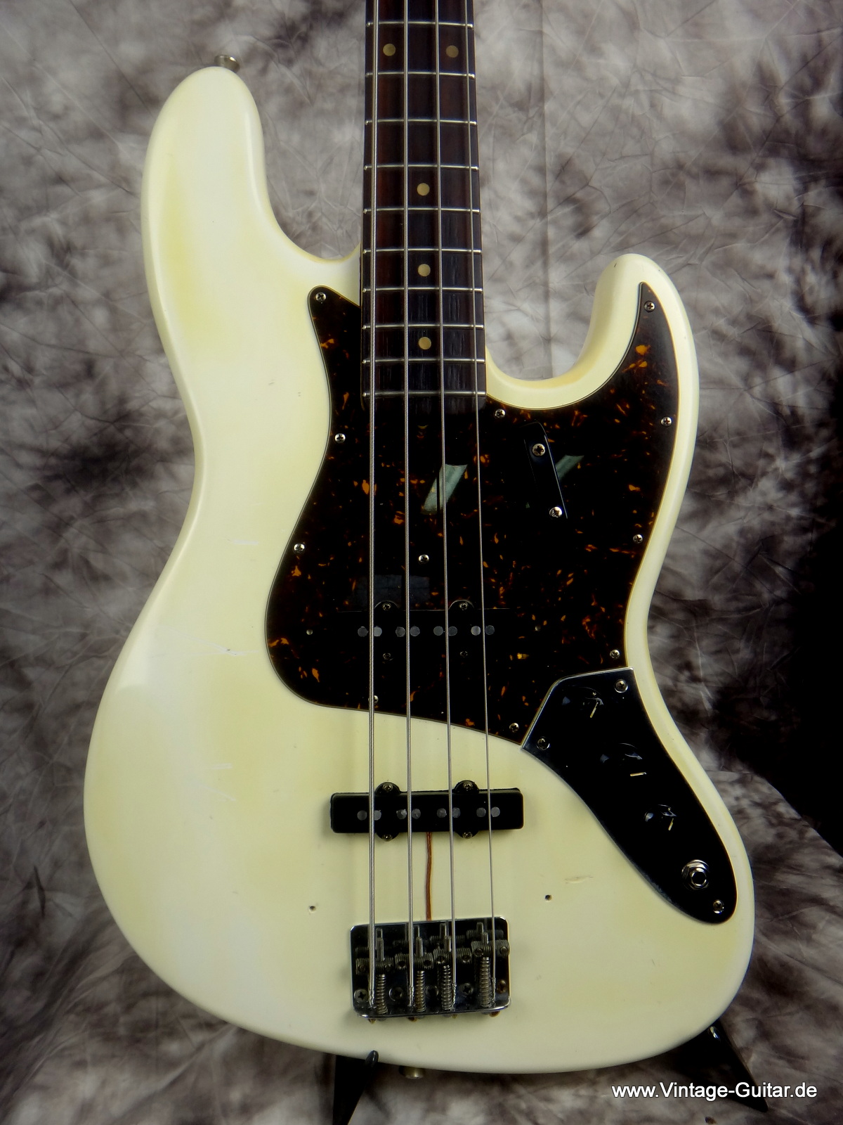 Fender_Jazz-Bass_1963-olympic-white-002.JPG