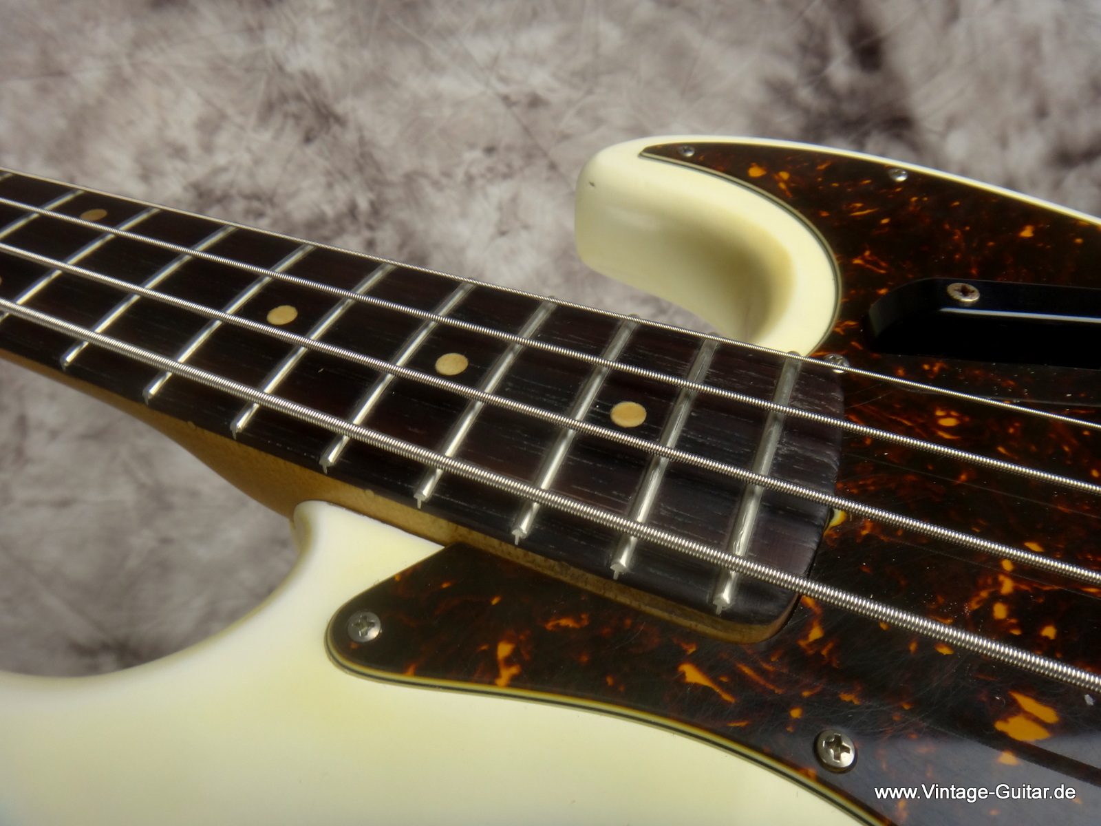 Fender_Jazz-Bass_1963-olympic-white-010.JPG