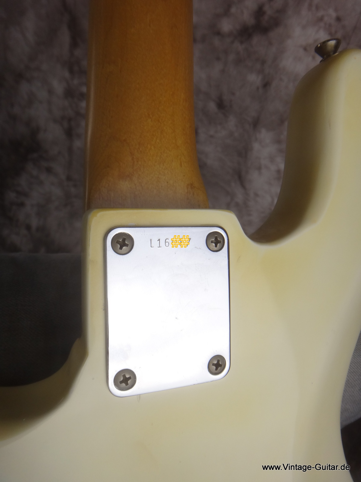 Fender_Jazz-Bass_1963-olympic-white-012.JPG