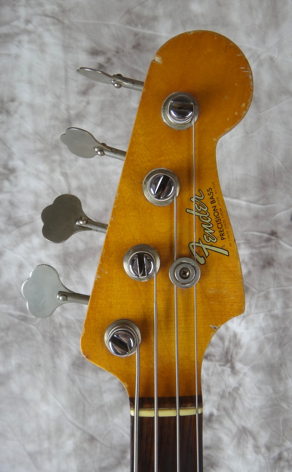 Fender-Precision-Bass_Refinished-blue_1965-004.JPG