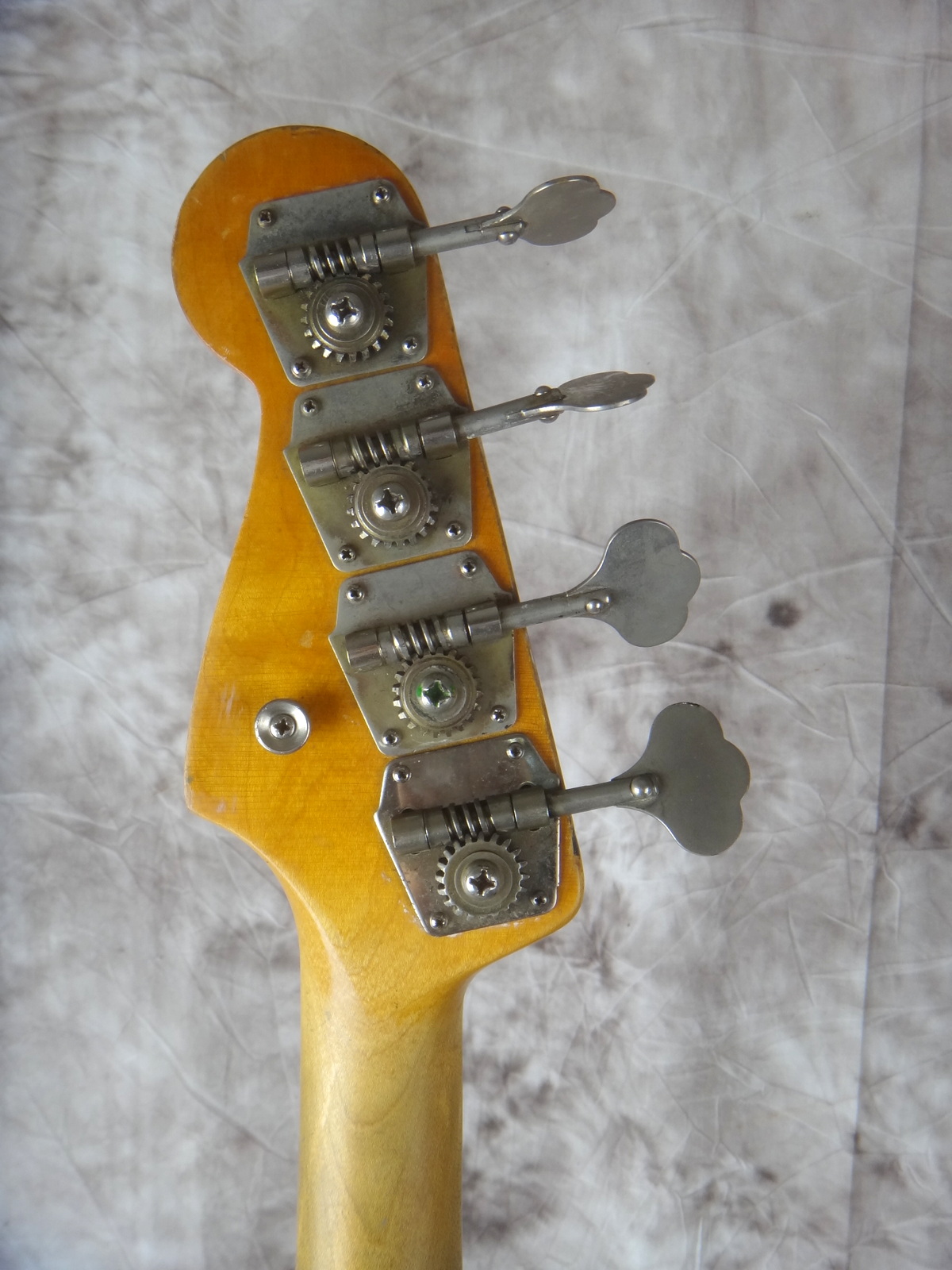 Fender-Precision-Bass_Refinished-blue_1965-005.JPG