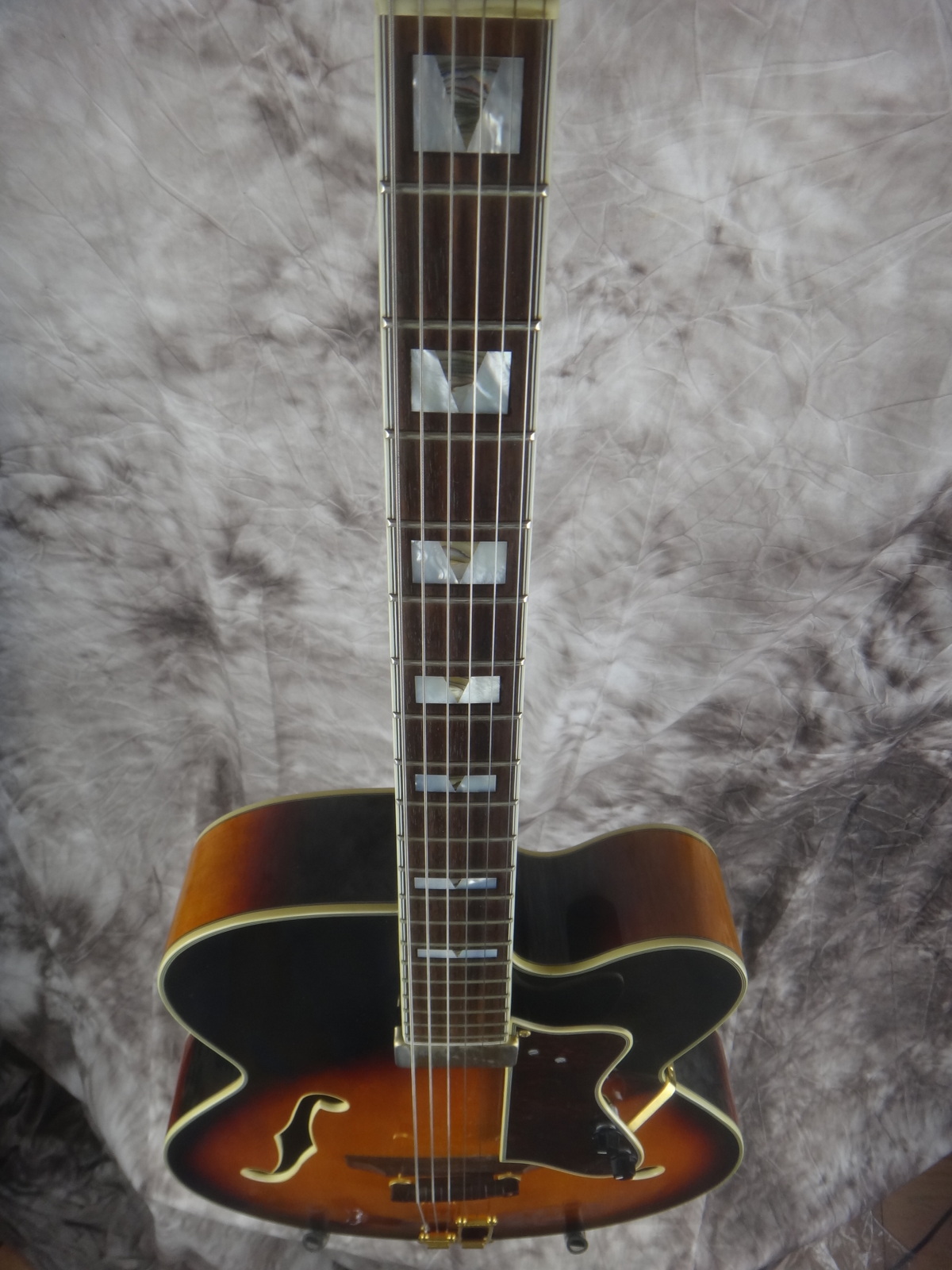 Epiphone-Emperor-Regent-1994-005.JPG