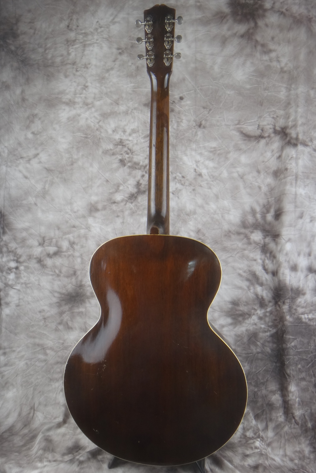 Kalamazoo-KG-31-1935-Gibson-made-003.JPG
