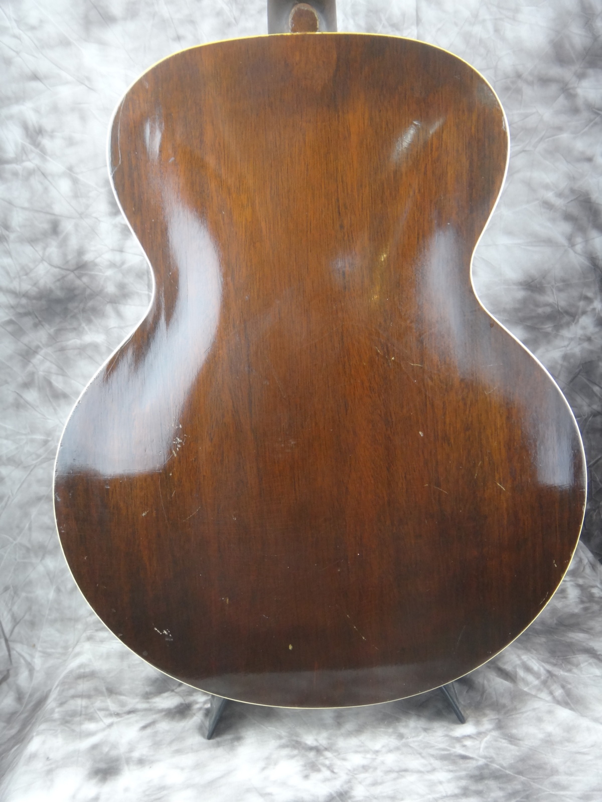 Kalamazoo-KG-31-1935-Gibson-made-004.JPG