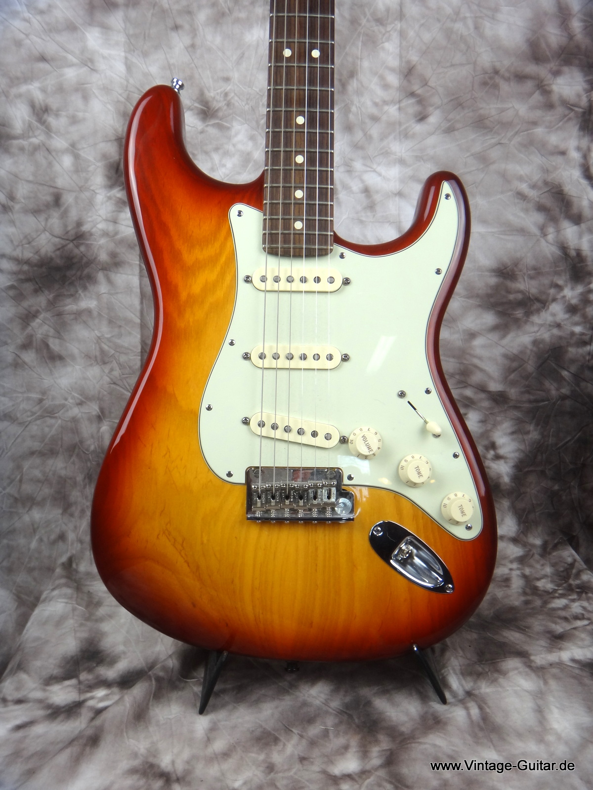 Fender-Stratocaster-AM-American-Standard-sienna-burst-002.JPG