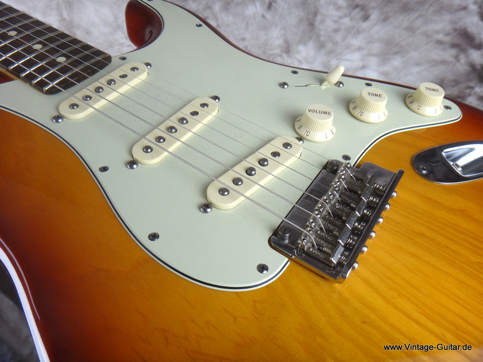 Fender-Stratocaster-AM-American-Standard-sienna-burst-007.JPG