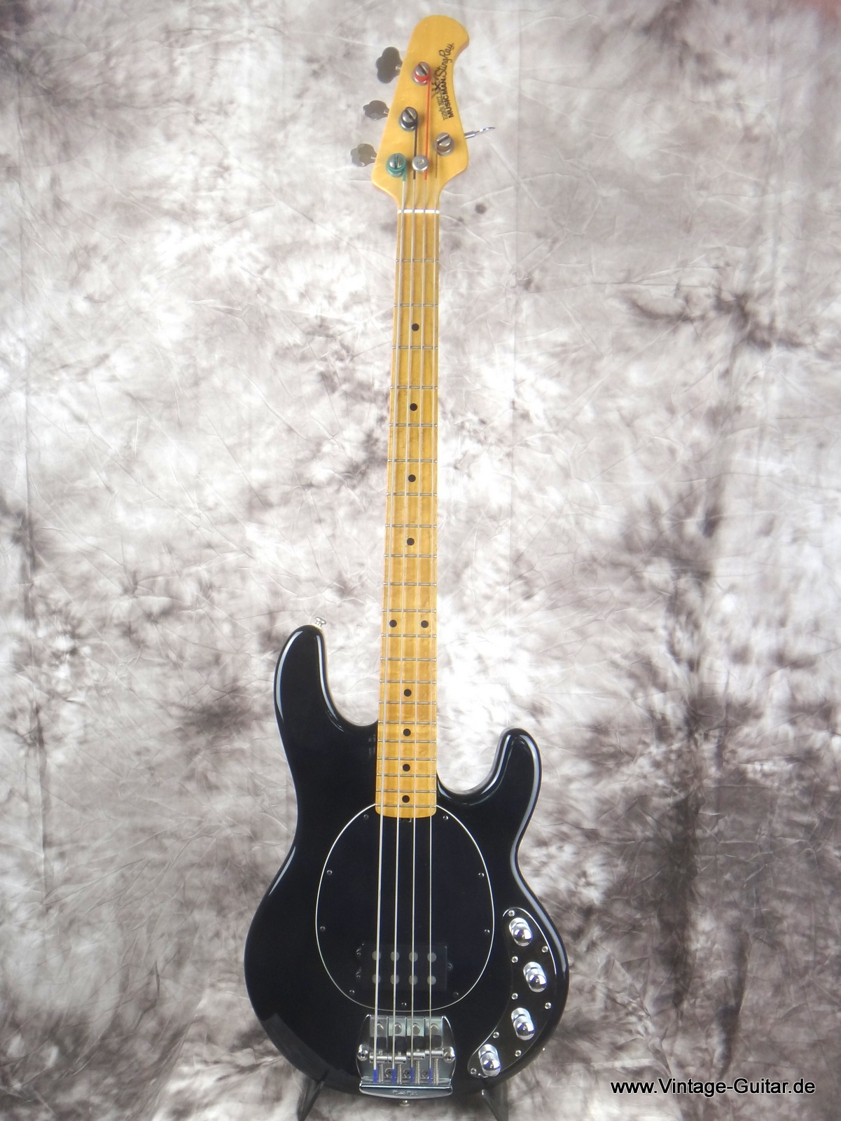 Musicman_Stingray-Bass_black-1993-001.JPG