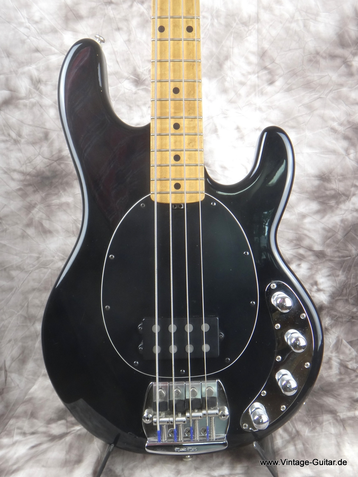 Musicman_Stingray-Bass_black-1993-002.JPG