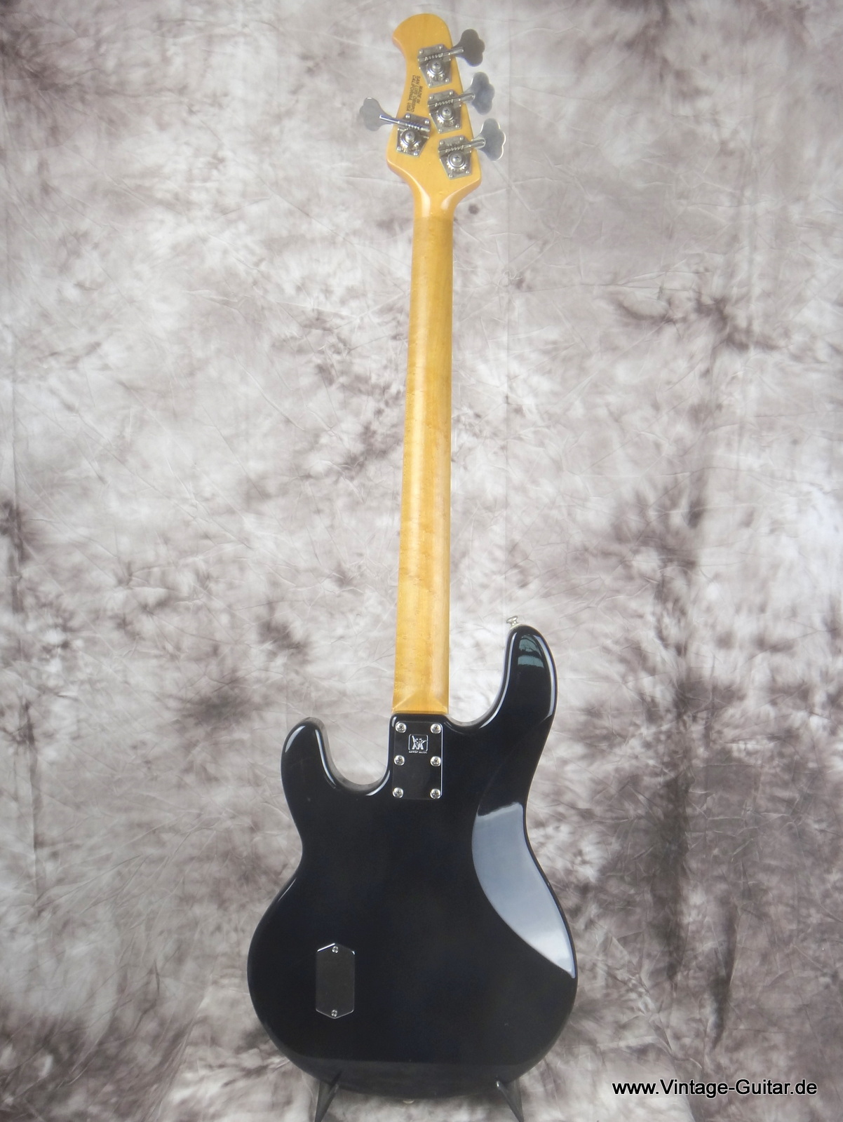 Musicman_Stingray-Bass_black-1993-006.JPG