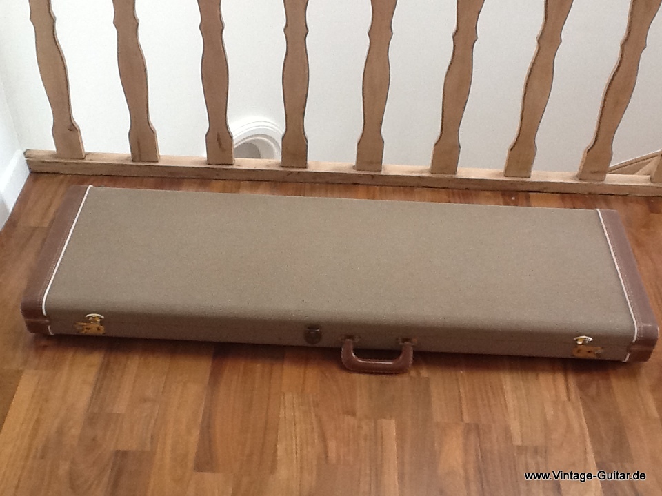 Fender-brown-tolex-bass-case-1961-002.jpg