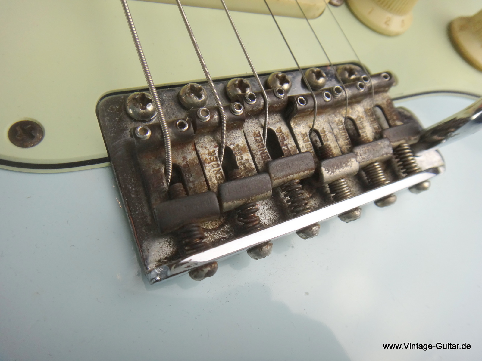 Fender_Stratocaster_1967-refinished-sonic-blue-009.JPG
