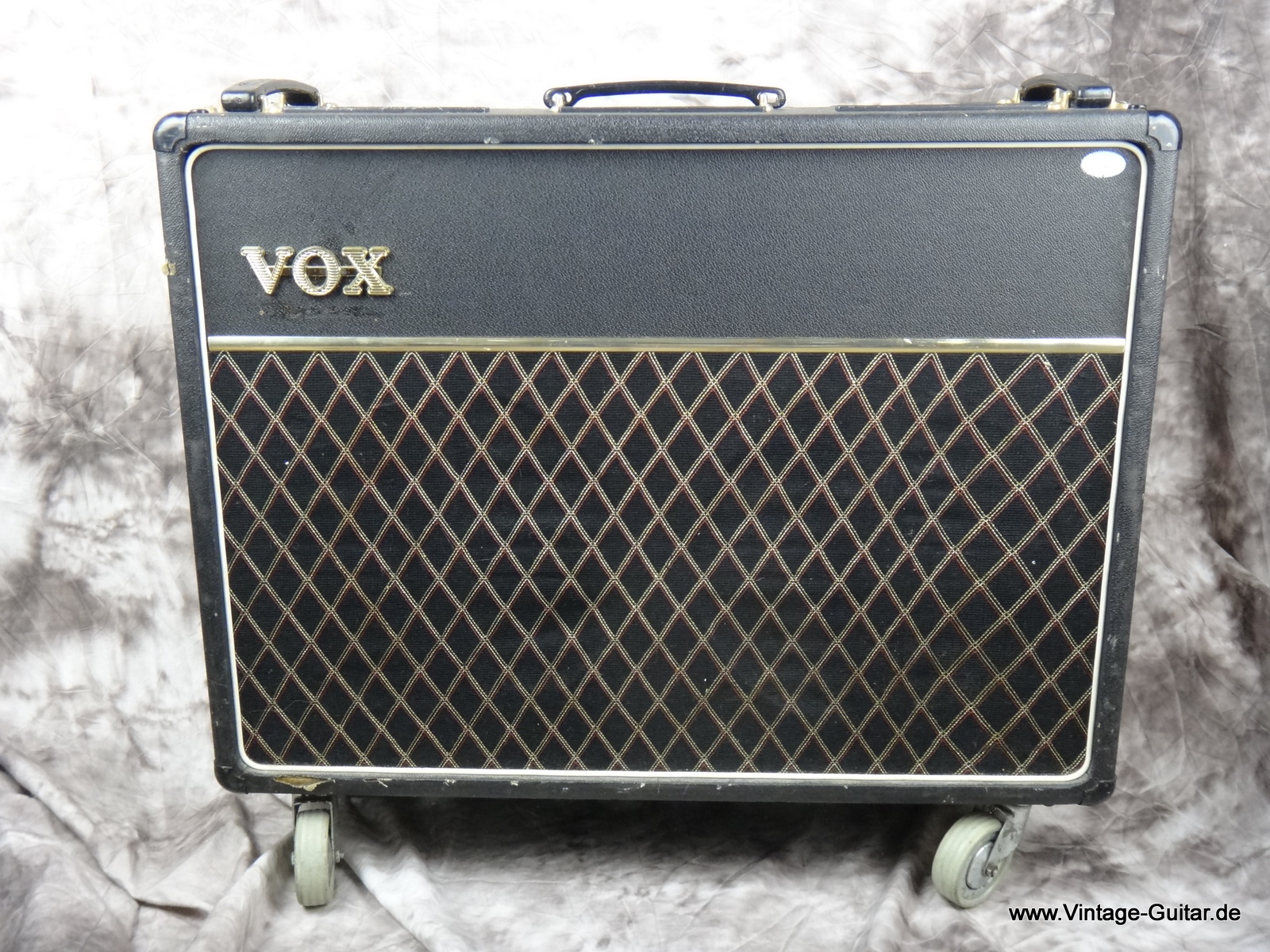 Vox-AC_30-silver-bulldogs_1969-001.JPG