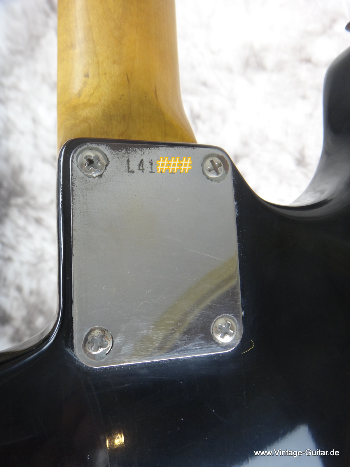 Fender_Stratocaster-black_refinish-1964-006.JPG