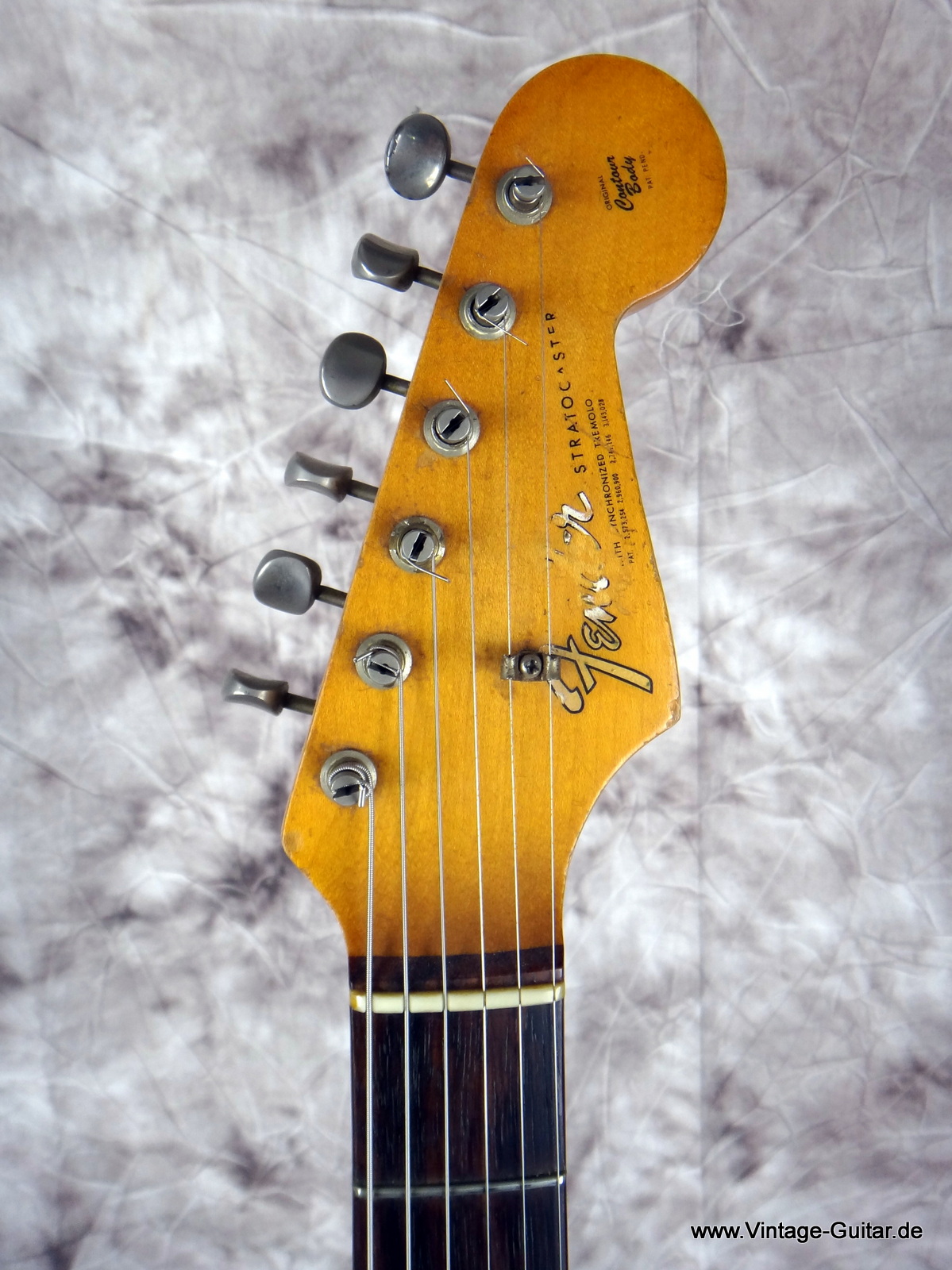 Fender_Stratocaster-1965_sunburst-refinished-005.JPG