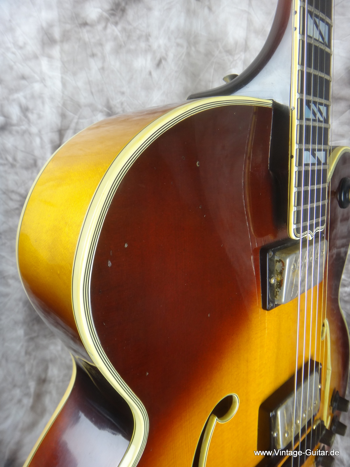 Gibson-super_400-CES-sunburst_1972-011.JPG