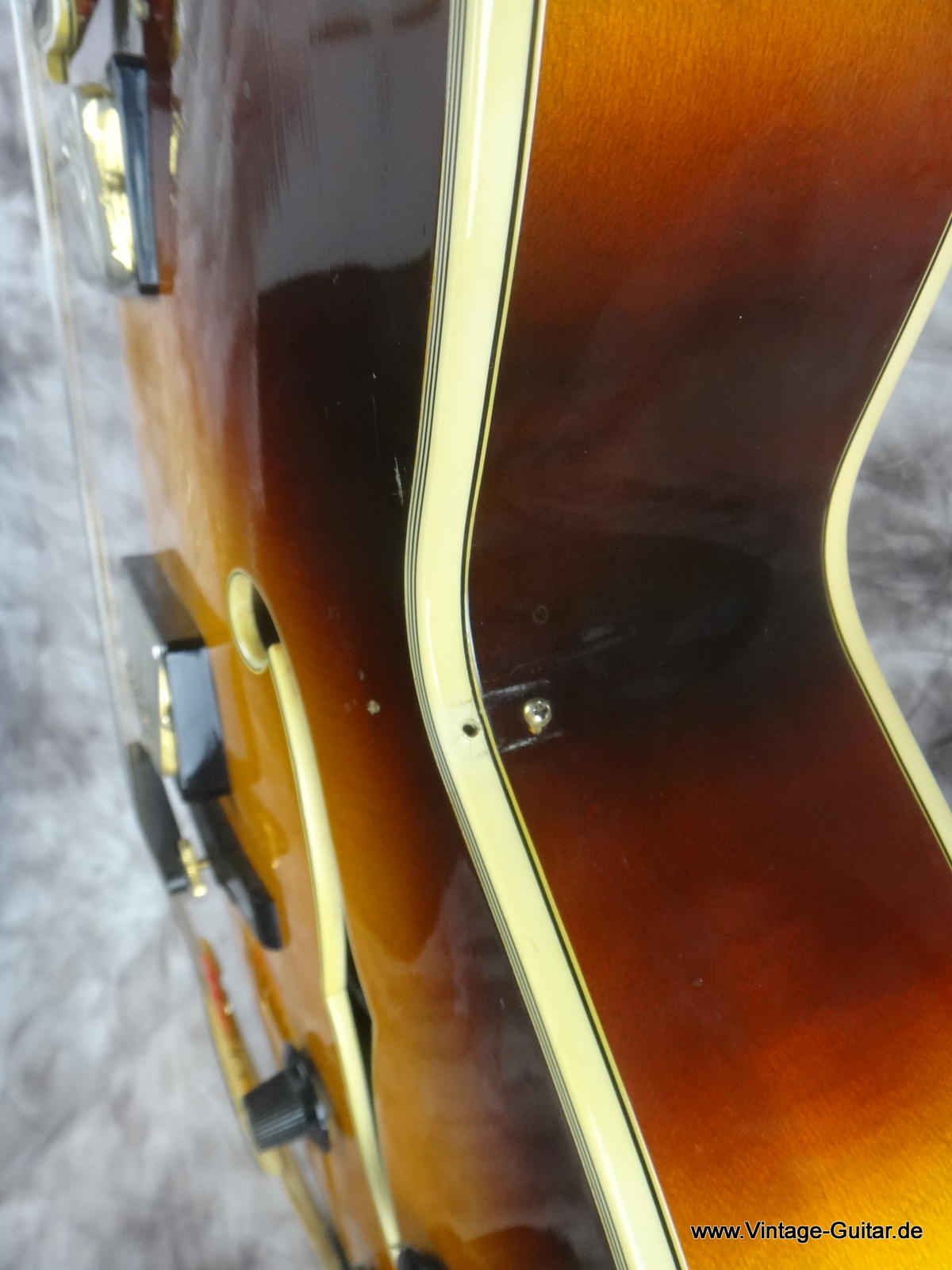 Gibson-super_400-CES-sunburst_1972-017.JPG
