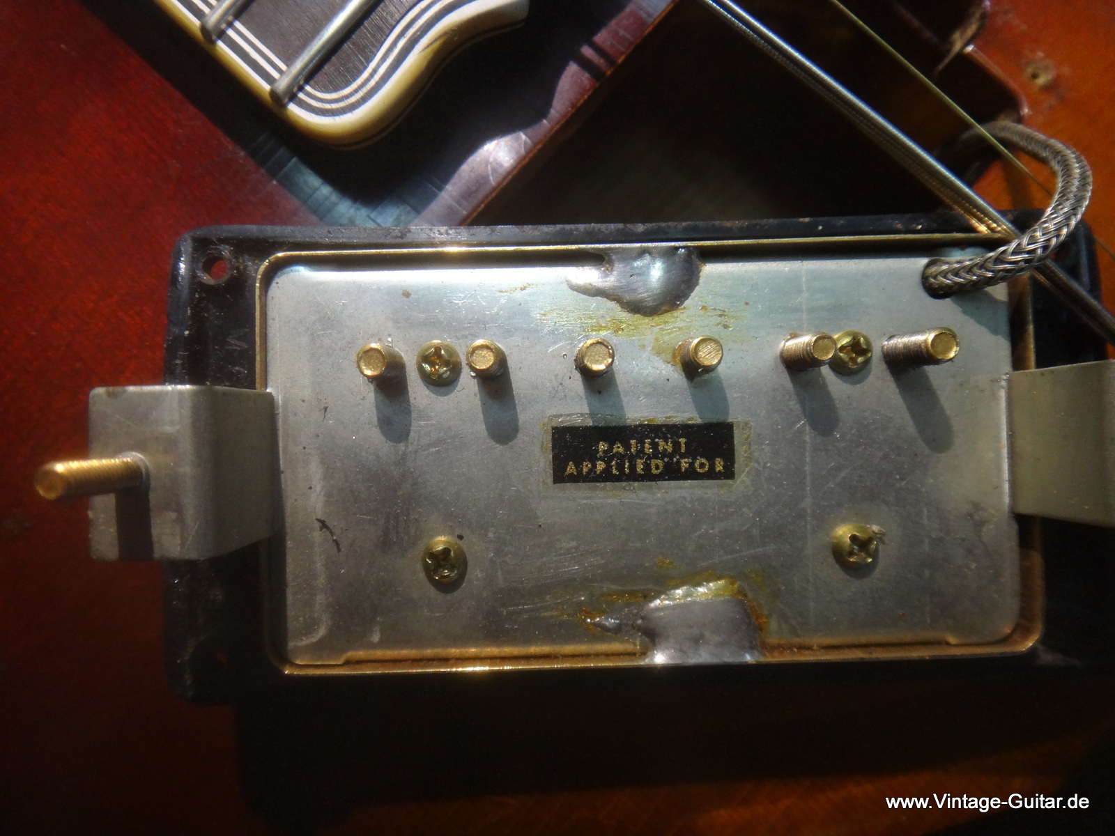img/vintage/1761/Gibson_Byrdland-1960_sunburst-PAFs-024.JPG