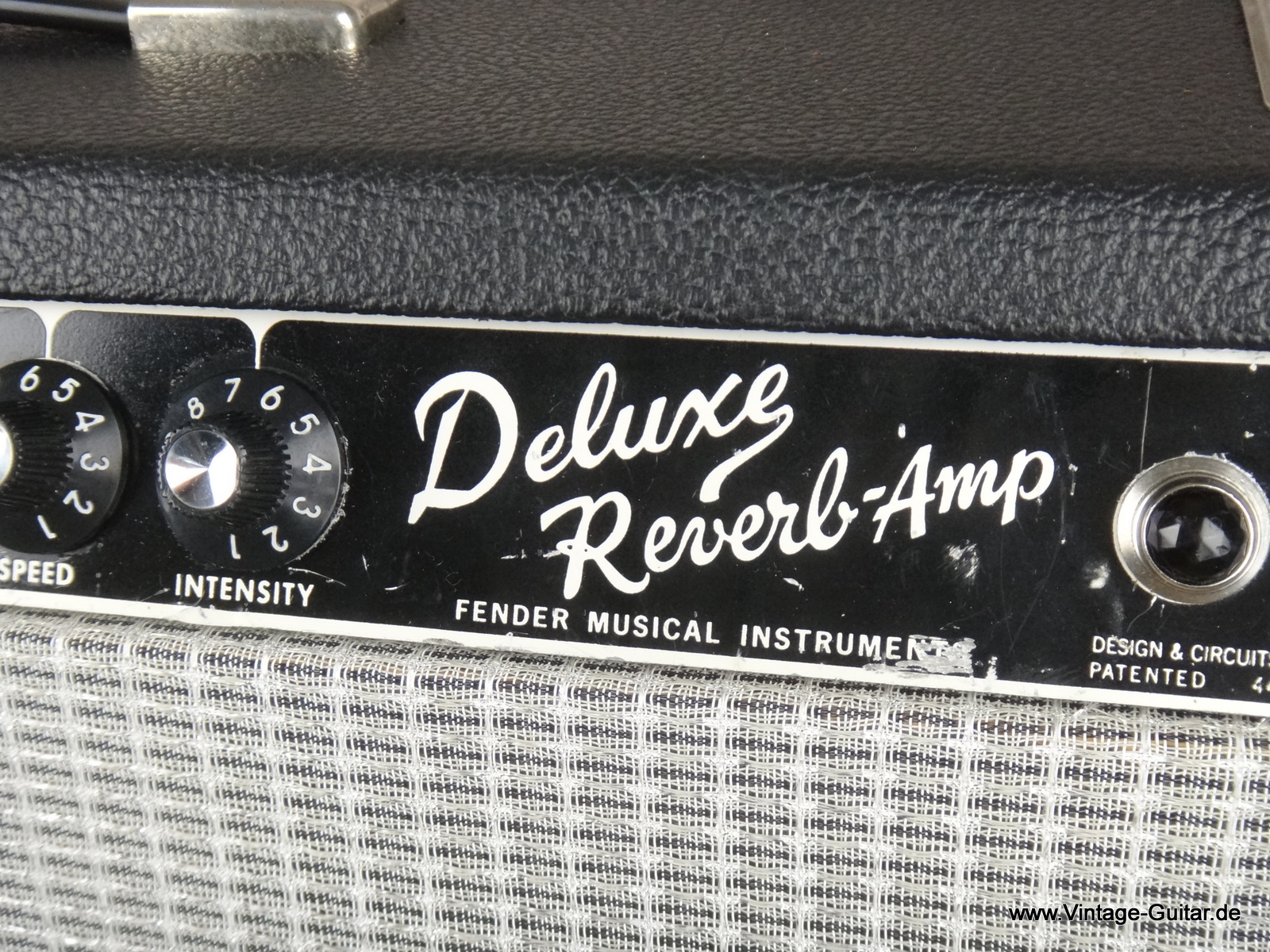 Fender_Deluxe-Reverb-1965_Blackface-003.JPG