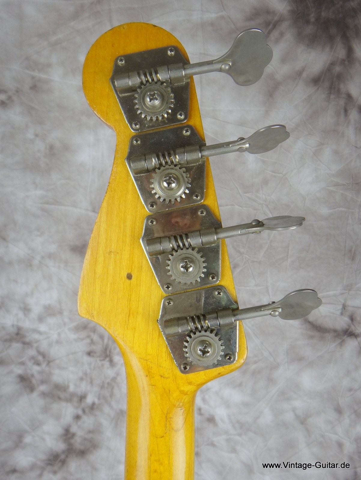 Fender-Precision_Bass_1963-Refinish-white-005.JPG