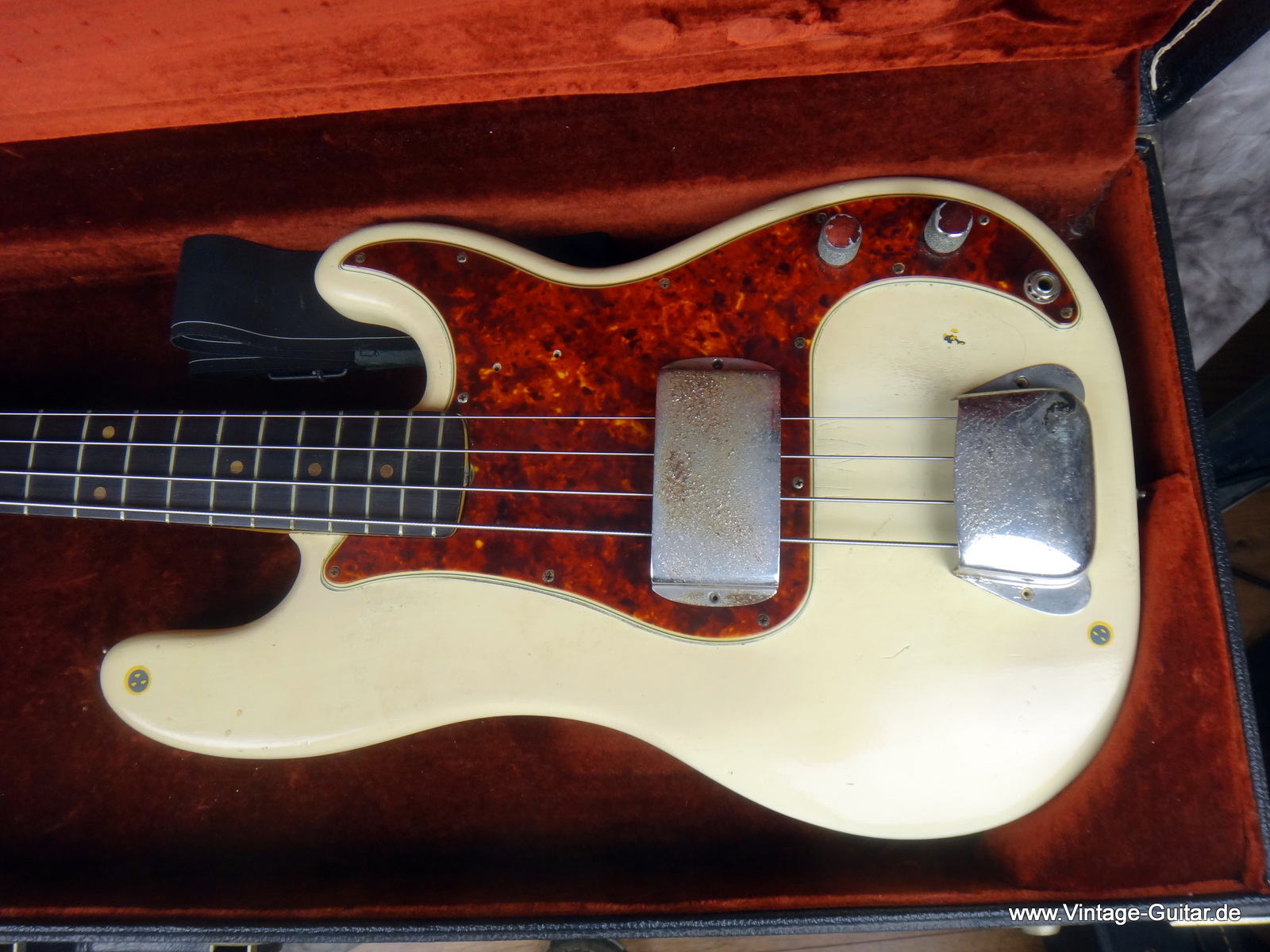 Fender-Precision_Bass_1963-Refinish-white-015.JPG