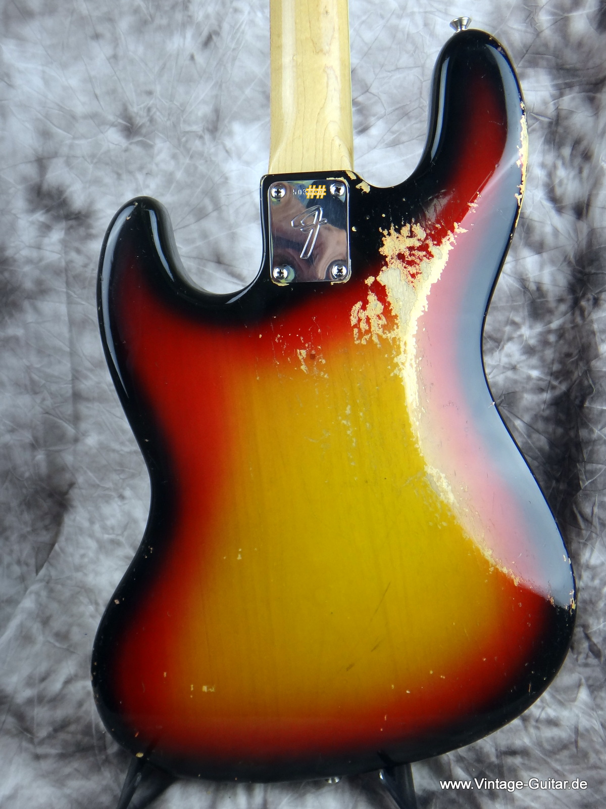 Fender_Jazz-Bass_1974_sunburst-alder-body-005.JPG