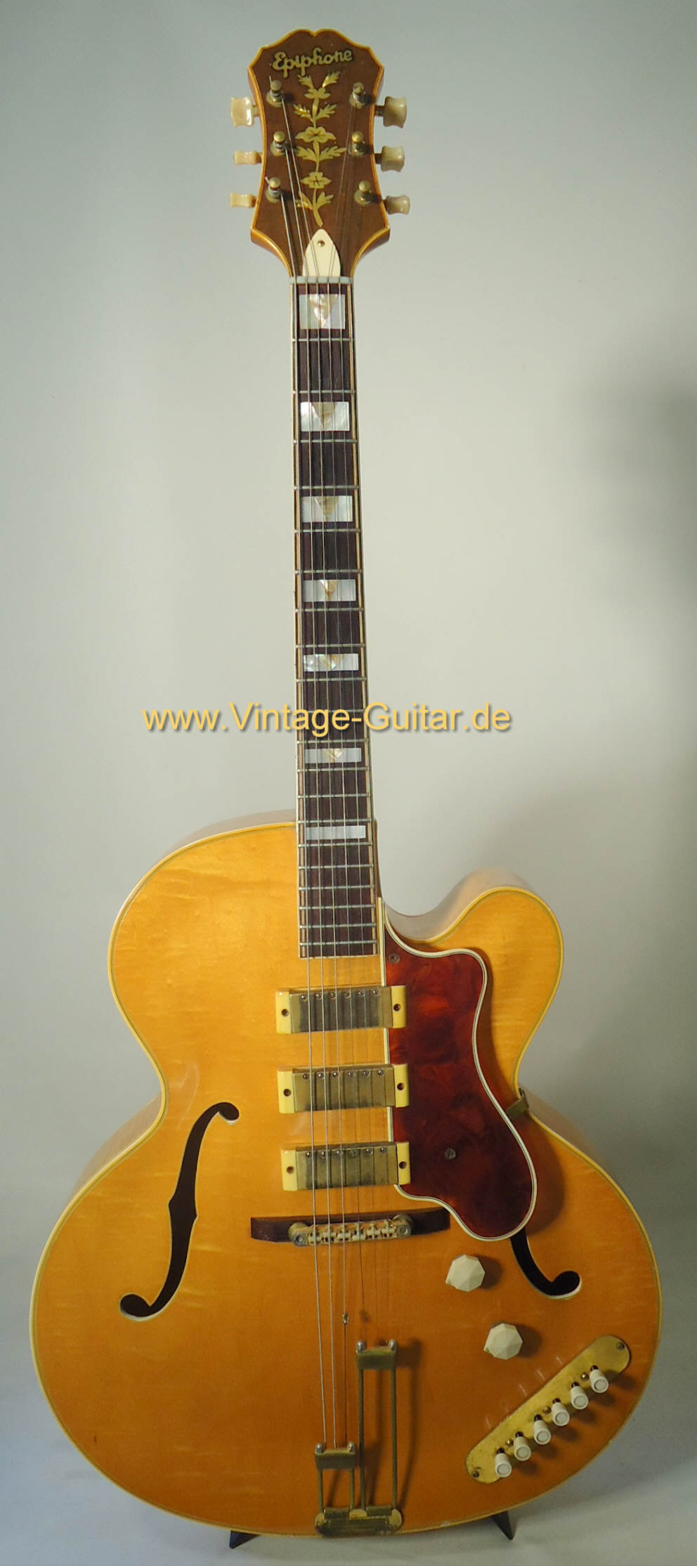 Epiphone-Zephyr-Emperor-Regent-1.jpg