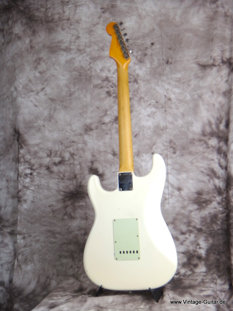img/vintage/1790/Fender_Straocaster_1964_Olympic_White_Refinsih-003.JPG