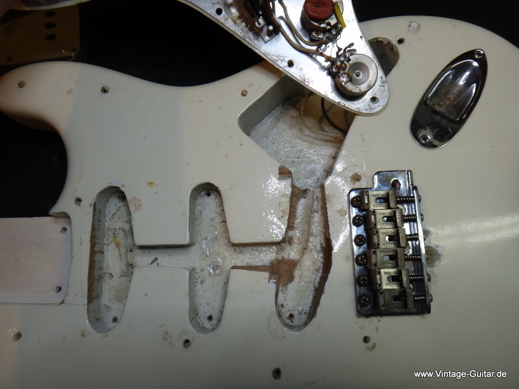 Fender_Straocaster_1964_Olympic_White_Refinsih-017.JPG