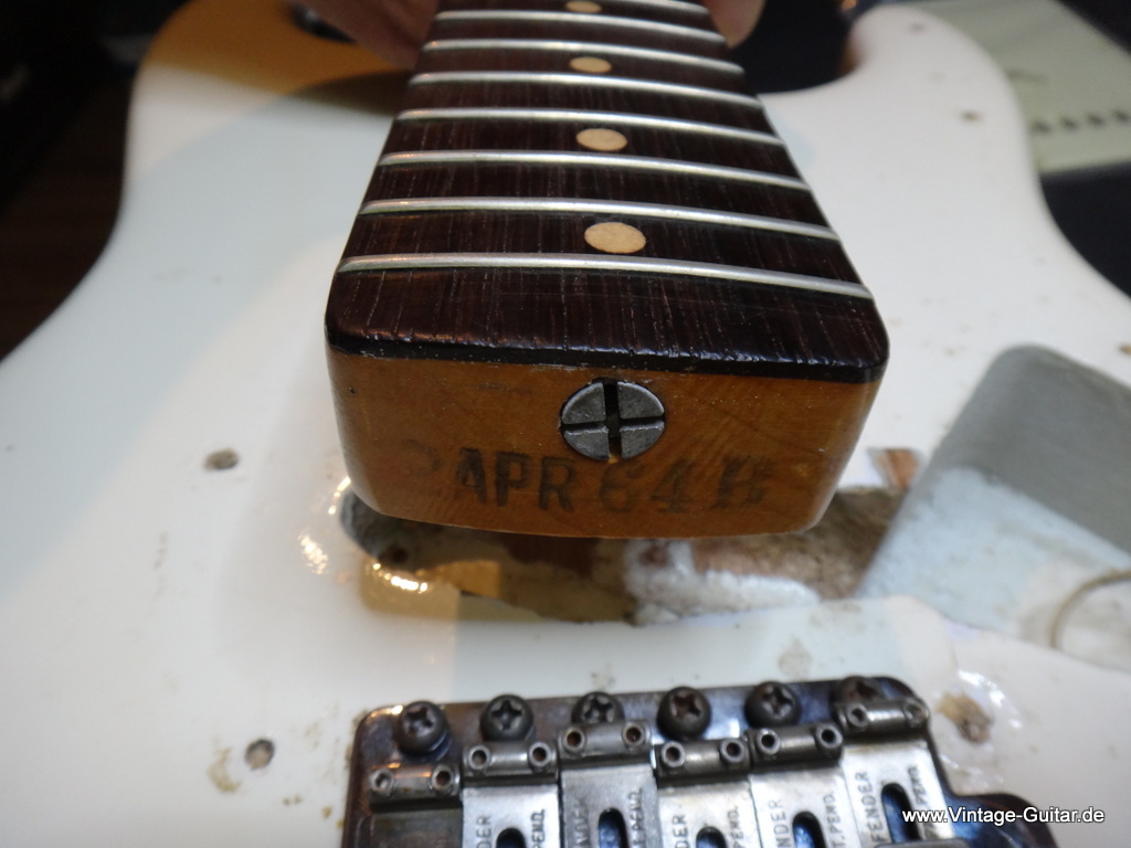 img/vintage/1790/Fender_Straocaster_1964_Olympic_White_Refinsih-022.JPG