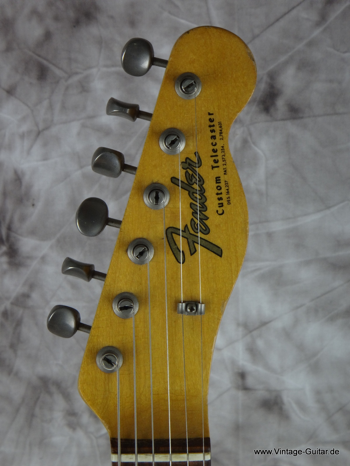 Fender_Telecaster_Custom-1966-sunburst-003.JPG