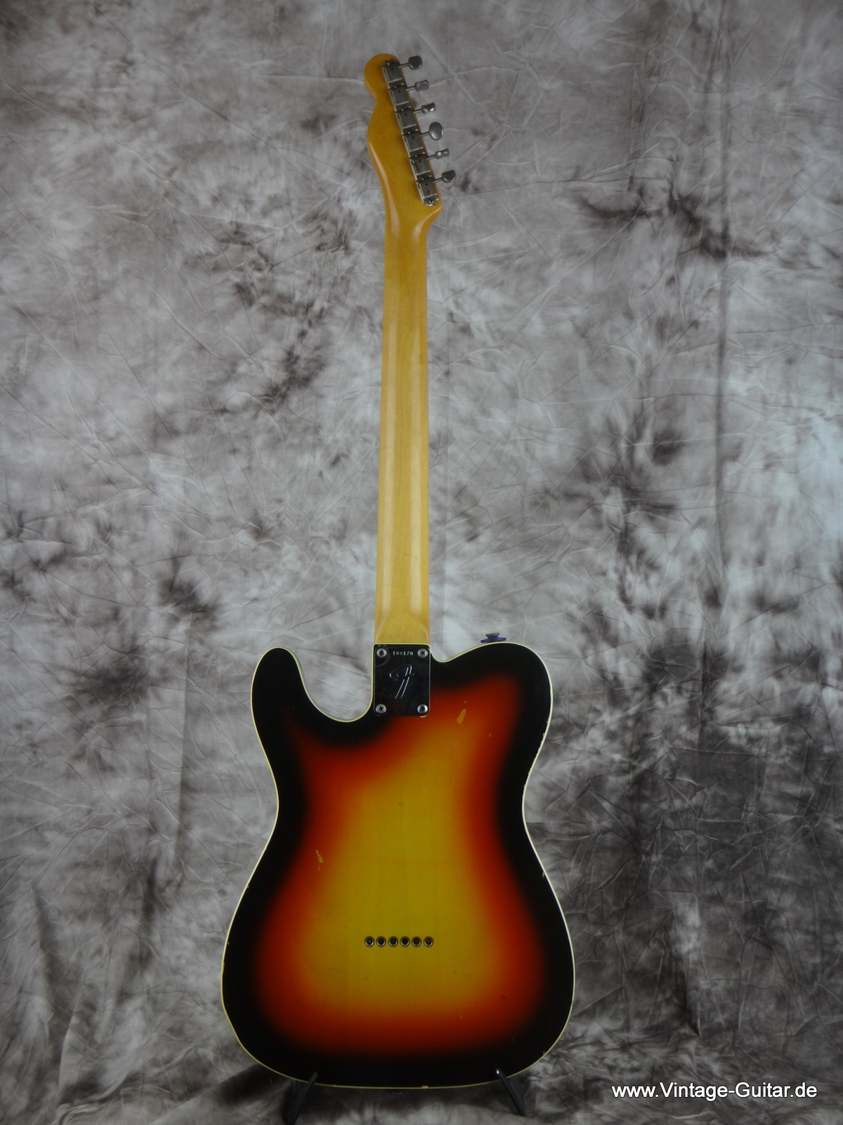 Fender_Telecaster_Custom-1966-sunburst-004.JPG
