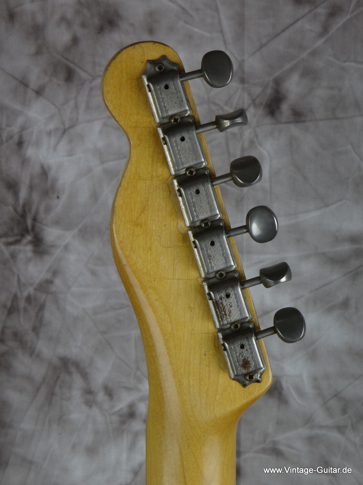 Fender_Telecaster_Custom-1966-sunburst-006.JPG