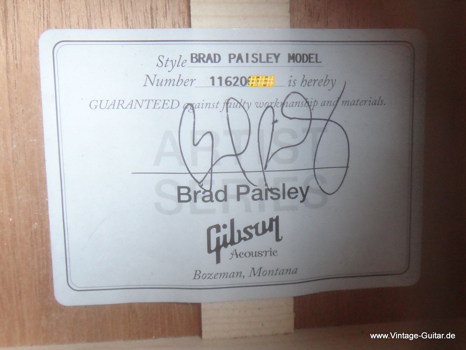 Gibson-J-45-Brad-Paisley-limited-edition-010.JPG