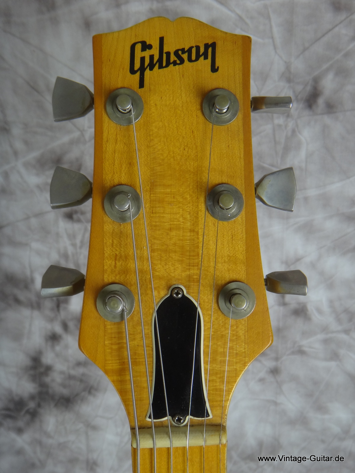 Gibson-L-6S-1974-003.JPG